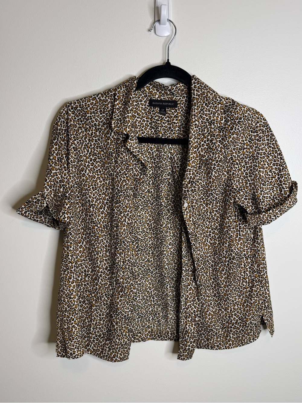 Banana Republic Leopard Print Short-Sleeve Button Shirt - Tan & Black size small
